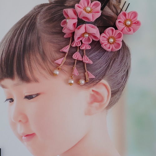 七五三髪飾り 髪の毛が少なめな女の子でも簡単に着けられるパッチン