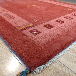 目玉品：新規入荷】ペルシャ　ギャッベ　ハーフラグ　150x105cm 　桃色　茜色　ヤギ　羊　花 8枚目の画像