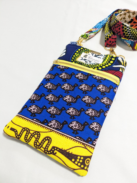 アフリカ布  3つポケット スマホショルダー❤️青いほろほろ鳥とリーフ 4枚目の画像