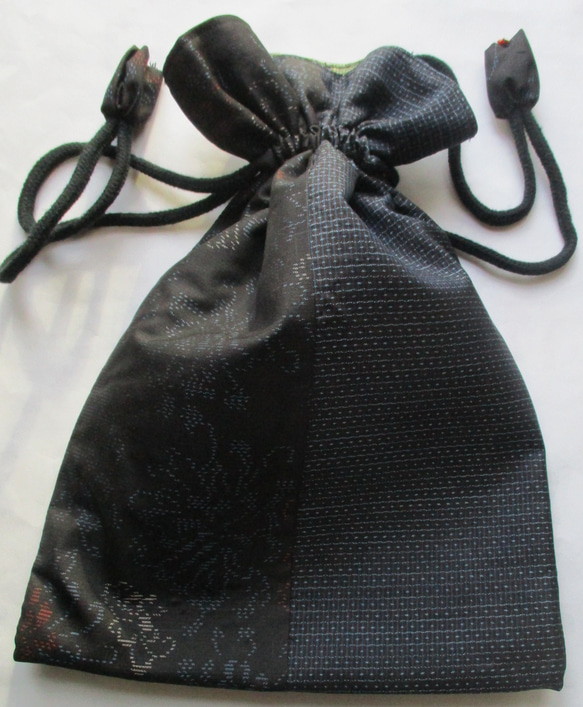 ７７３３　大島紬の着物で作った巾着袋　＃送料無料 1枚目の画像