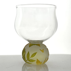 「野花のグラス+ねこ」　Yellow　吹きガラス×サンドブラスト作品 2枚目の画像