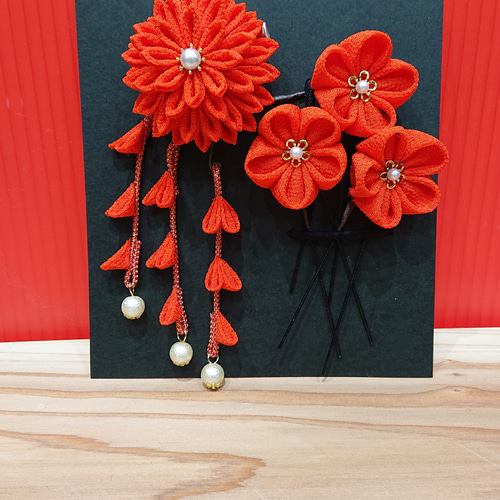 七五三髪飾り ゆらゆらと揺れる下がり飾りが写真映えする髪飾りセット