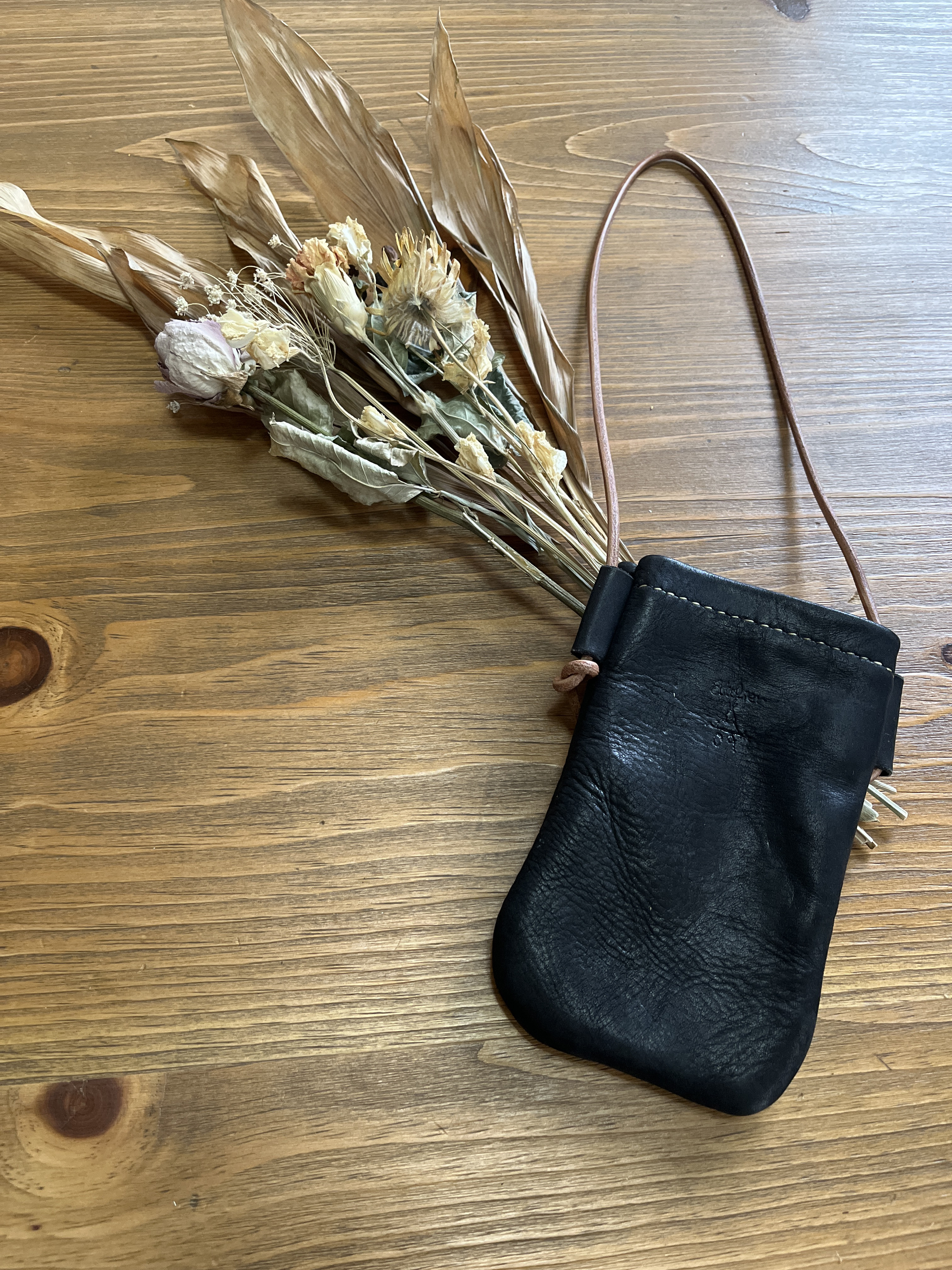 本革　スマホポシェット　サコッシュにも◎