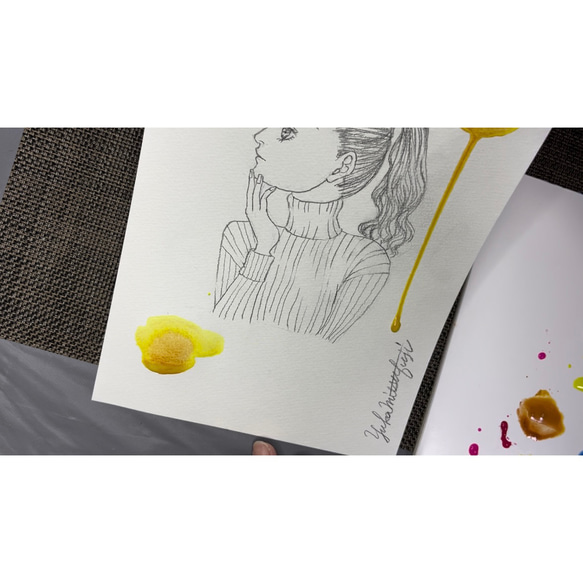 【委託販売中】オリジナル手描きイラスト #11「Yellow」鉛筆画と水彩画のおしゃれな美人画アート  B5イエロー黄色 4枚目の画像