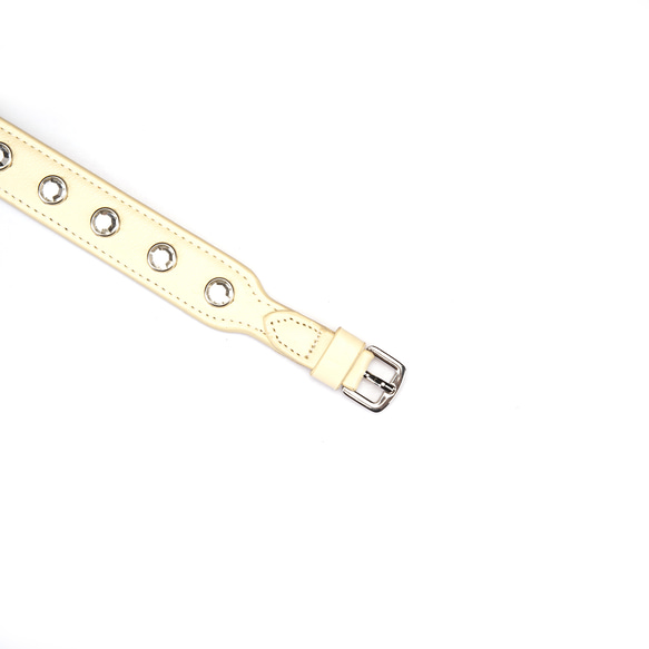 スタイリッシュレザー　ホワイト　チョーカー 本革製 ソフト 　宝石　ジェムストーン　クリア　調節可能 人間用首輪 4枚目の画像