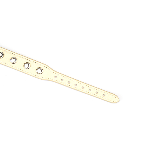 スタイリッシュレザー　ホワイト　チョーカー 本革製 ソフト 　宝石　ジェムストーン　クリア　調節可能 人間用首輪 3枚目の画像