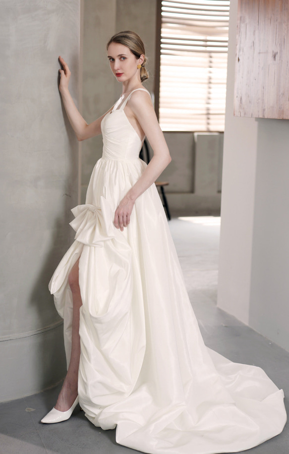 サテン キャミソール リボン スリット 二次会 前撮り ウェディングドレス（WD242205） 6枚目の画像