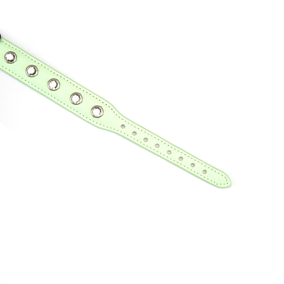 スタイリッシュレザー　ライトグリーン　チョーカー 本革製 ソフト 　宝石　ジェムストーン　クリア　調節可能 人間用首輪 3枚目の画像