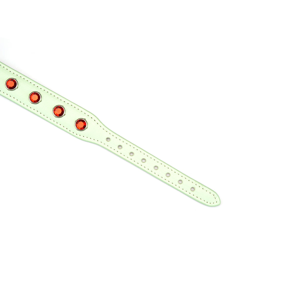 スタイリッシュレザー　ライトグリーン　チョーカー 本革製 ソフト 　宝石　ジェムストーン　赤　調節可能 人間用首輪 4枚目の画像