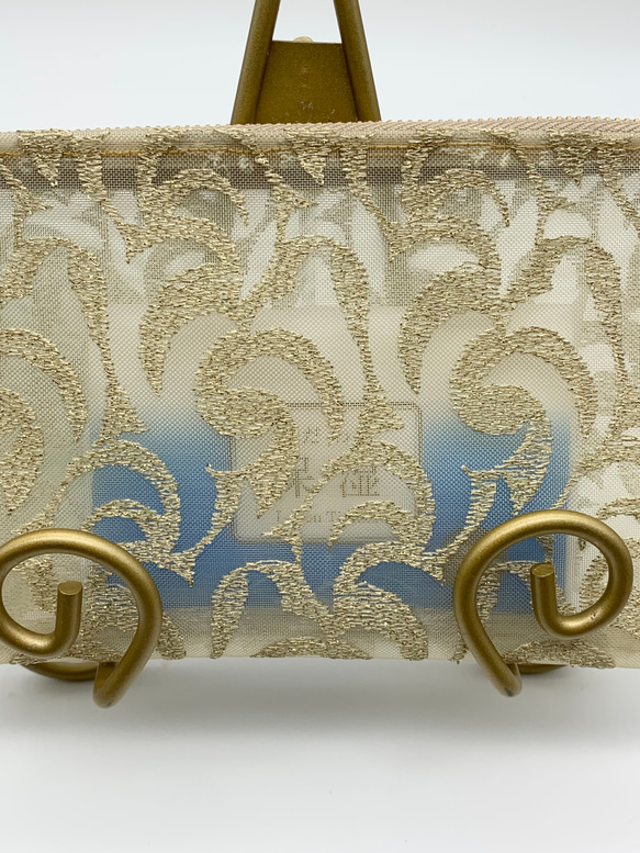 刺繍ハードメッシュ　軽いセミシースルーのフラットなポーチ　ベージュ色ファスナー　515 4枚目の画像
