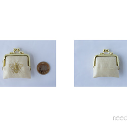 大人な蜂柄刺繍　リングケース　アイボリー　インドシルク　お守りジュエリーポーチ　がま口　ミニアクセサリーケース　 4枚目の画像