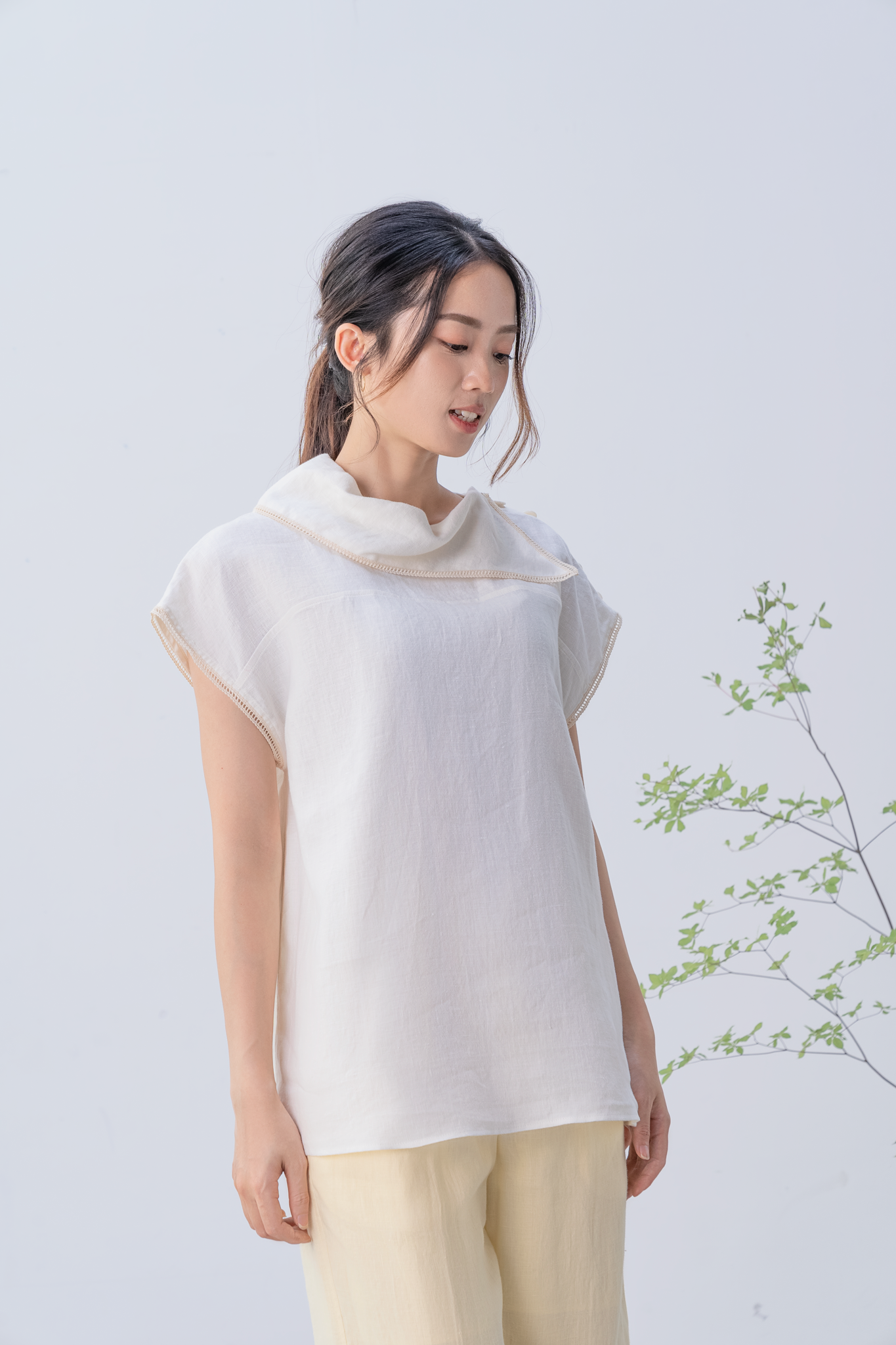 ~ Emma blouse ~  独創的なアクセント