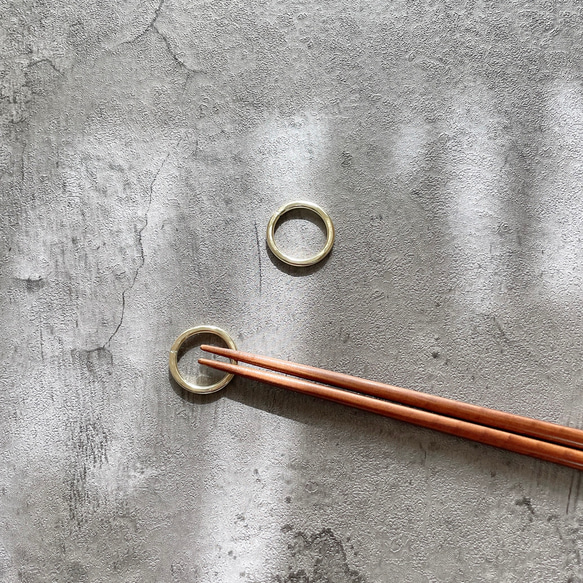 『Ring』真鍮の箸置き 2枚目の画像