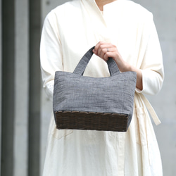 籐と布を組み合わせた手提げバッグ（会津木綿）黒スラブ 2枚目の画像