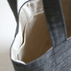 籐と布を組み合わせた手提げバッグ（会津木綿）黒スラブ 5枚目の画像