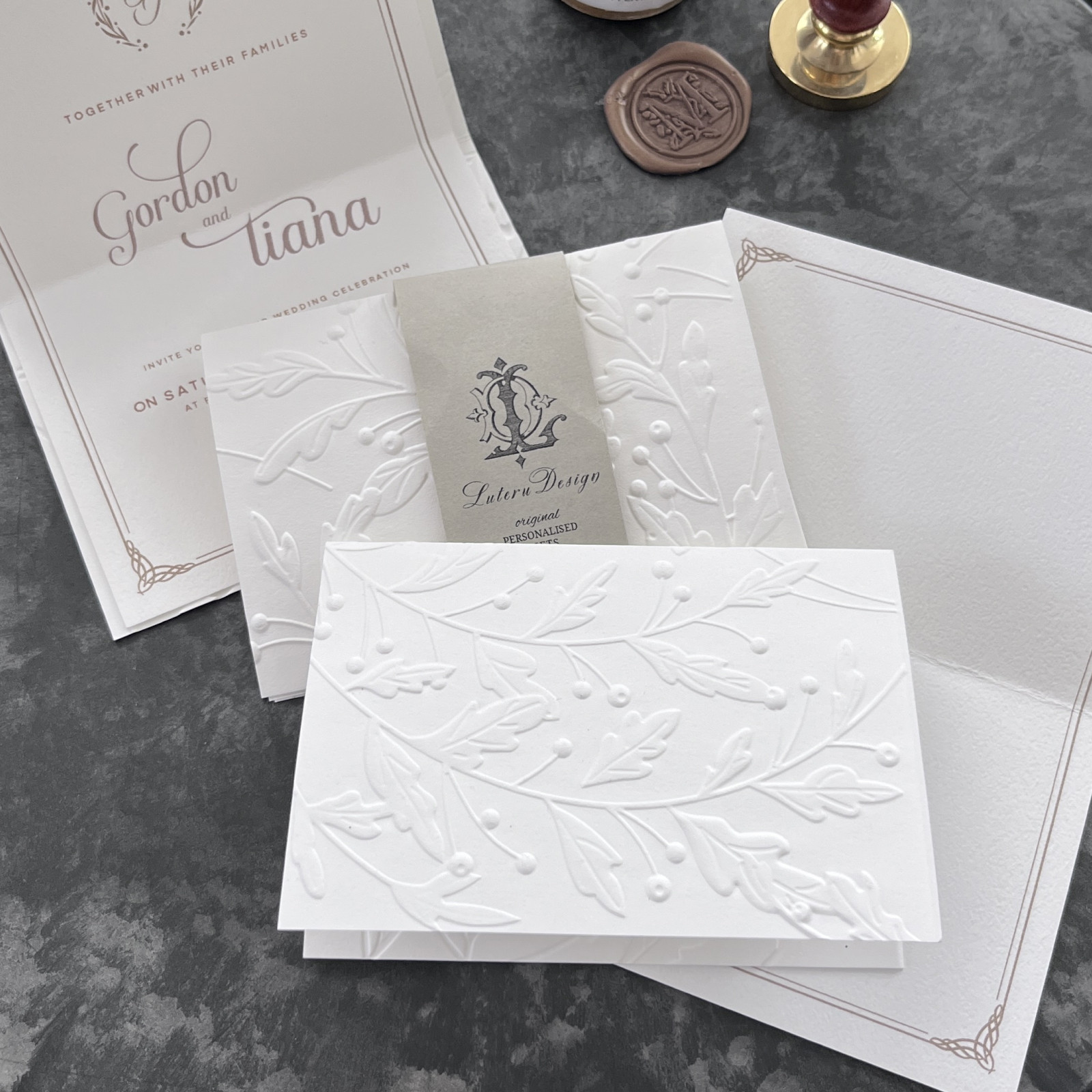 応募当選品 コミックス2巻 新春A4二つ折アートボード FEエンゲージ