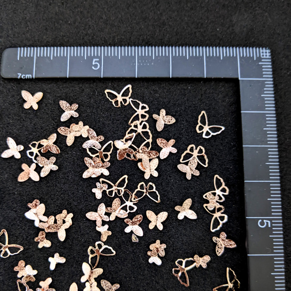 メタルパーツ 3D ちょうちょ ピンクゴールド 50個 蝶 ネイル レジン 封入 デコ パーツ 4枚目の画像
