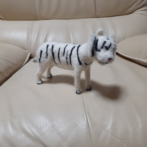 羊毛フェルト ホワイトタイガー 羊毛フェルト Kingこうた 通販