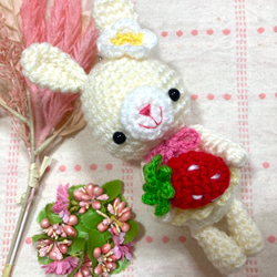 天使の羽が生えたほんのりラメのブタさんの編みぐるみ☆ あみぐるみ