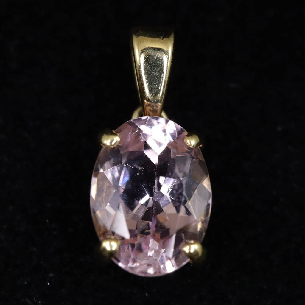 クンツァイト 8mmオーバルカット ペンダント K18YG  0.78g #12522