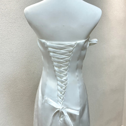 華やかなトレーン　オフショルダー　カラードレス　立体的　編み上げ　お色直し　オーダー可能ウェディングドレス　結婚式/二次 2枚目の画像