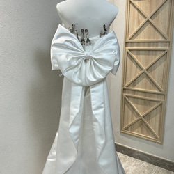 華やかなトレーン　オフショルダー　カラードレス　立体的　編み上げ　お色直し　オーダー可能ウェディングドレス　結婚式/二次 7枚目の画像