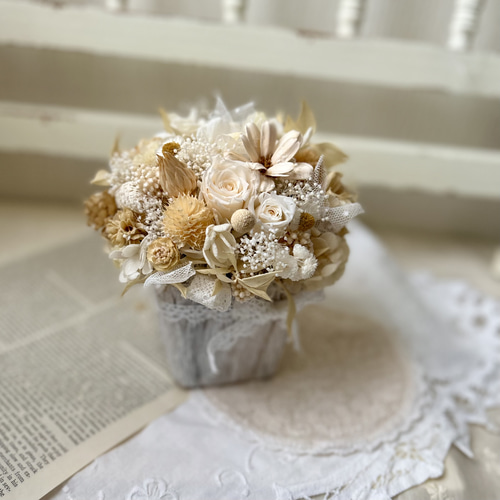 ホワイトベージュのドライフラワーアレンジ ドライフラワー an-place