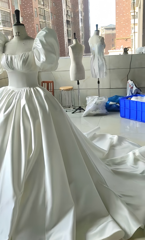 お買い得！人気上昇中　パフスリーブ　ボリューム　カラー変更可能　可愛いドレス　プリンセスライン細見えシルエット結婚式挙式 4枚目の画像