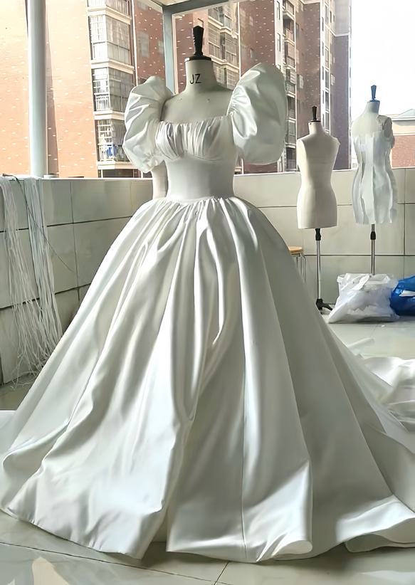 お買い得！人気上昇中　パフスリーブ　ボリューム　カラー変更可能　可愛いドレス　プリンセスライン細見えシルエット結婚式挙式 5枚目の画像