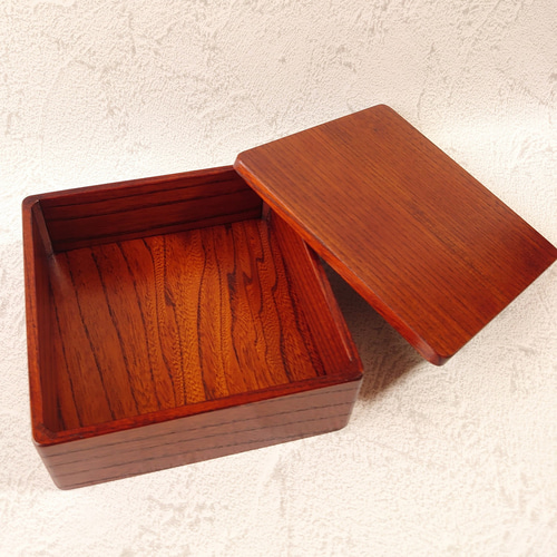 ましかくなお弁当箱 15×15cm けやき材 拭き漆 正方形（受注制作） 弁当
