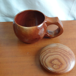シュリ桜の一木彫りコーヒーカップ　ふた付き　 4枚目の画像