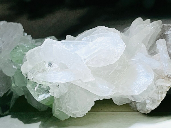天使の水晶✨   レインボー　グリーンアポフィライト　原石　クラスター　魚眼石 9枚目の画像