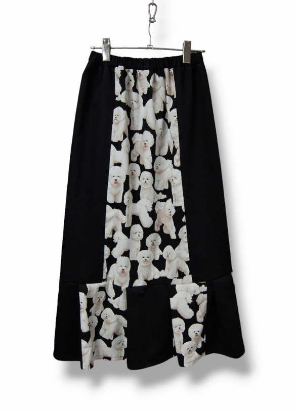ビションフリーゼ　犬柄×ブラックミックス　裾プリーツスカート 3枚目の画像