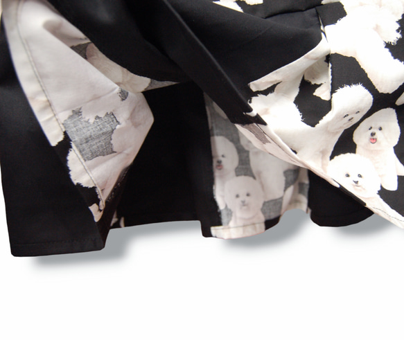 ビションフリーゼ　犬柄×ブラックミックス　裾プリーツスカート 7枚目の画像