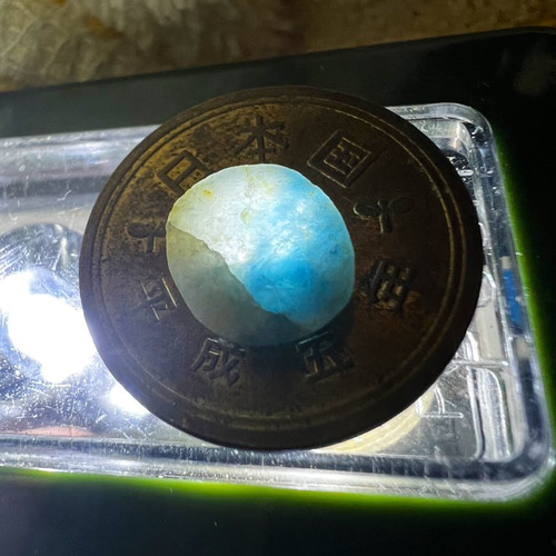 糸魚川翡翠 入コン沢 ルース 天然石 オウクツ @通常通り再開 通販