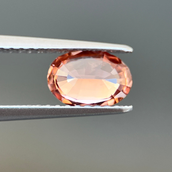 天然石ジルコンルース　Natural Zircon  1.4 ct 7枚目の画像