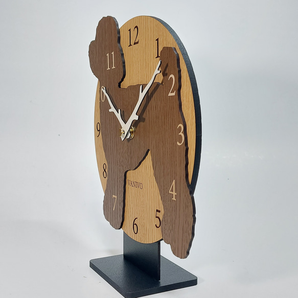 【期間限定値下げ3000円引き】名入れ・文字入れ　はみ出しワンちゃん　置き時計・掛け時計 トイプードル　茶色 5枚目の画像