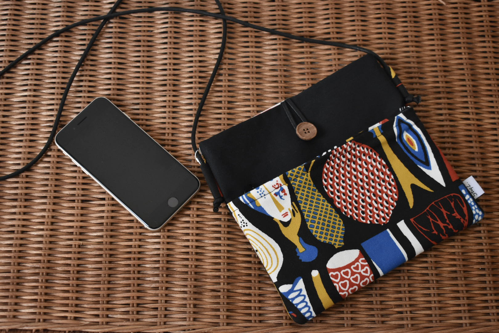 スティグリンドベリ　サコッシュ　ポテリー　マルチカラー