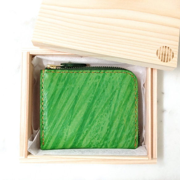 ミニ財布 手染め・手縫い ガバッと開くＬファスナーコンパクト財布 カードたっぷり収納 シンプル グリーン 竹 軽い 自然 12枚目の画像