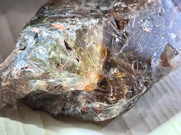 ルチル内包✨　スモーキー エレスチャル クォーツ 骸骨水晶　原石　ラフストーン 4枚目の画像