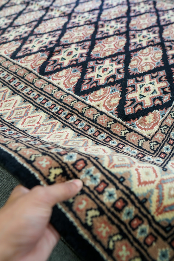 190×121cm【パキスタン手織り絨毯】トライバルラグ 6枚目の画像