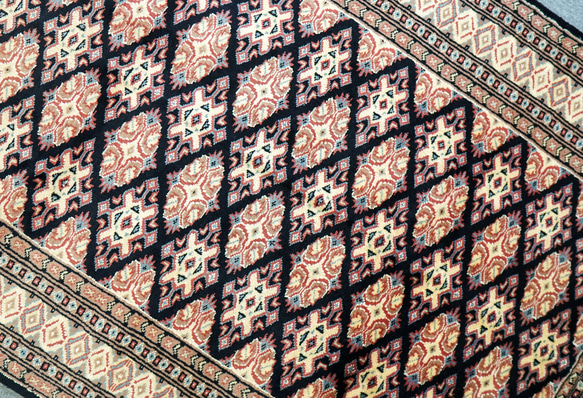 190×121cm【パキスタン手織り絨毯】トライバルラグ 4枚目の画像