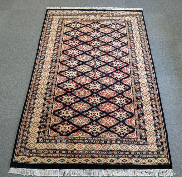 190×121cm【パキスタン手織り絨毯】トライバルラグ 2枚目の画像