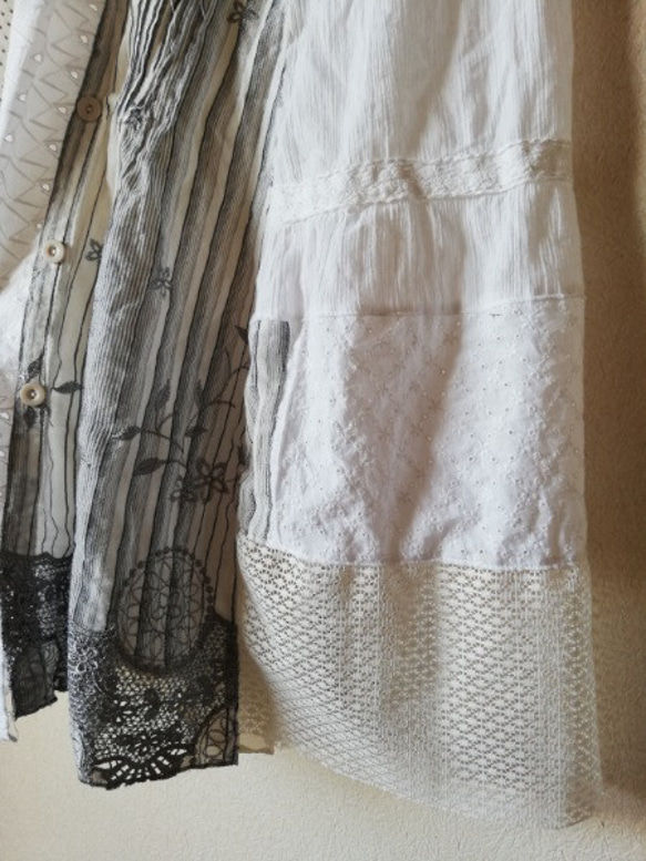 白・オフホワイト多めの、つぎはきロングスカート 透け感の 