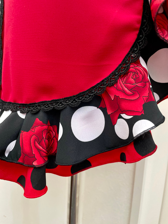 フラメンコ衣装　エプロン　赤黒×バラ 4枚目の画像