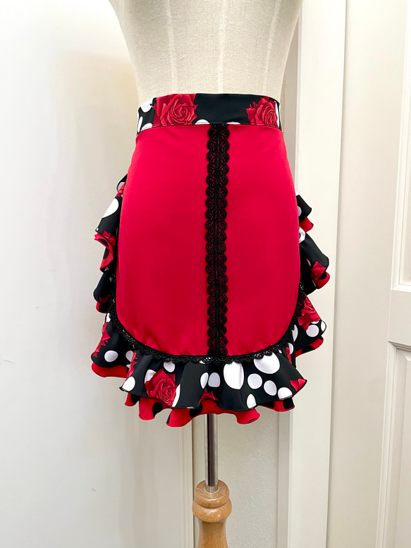 フラメンコ衣装　エプロン　赤黒×バラ 5枚目の画像