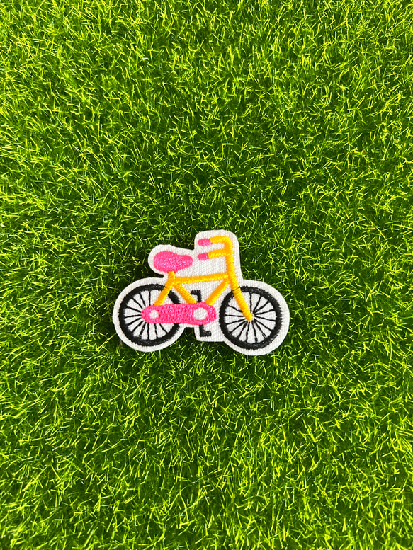 ピンク 自転車 アイロンワッペン 刺繍ワッペン 1枚 1枚目の画像