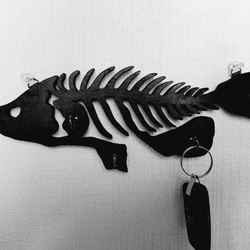 魚の骨壁掛けキーフック(木工アート) 1枚目の画像