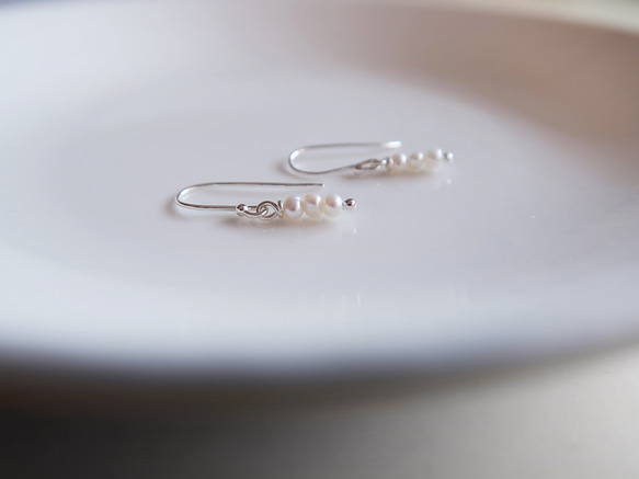 925純銀 小巧 珍珠丸子 淡水珍珠 耳針 耳環 一對 免費送禮包裝 第2張的照片