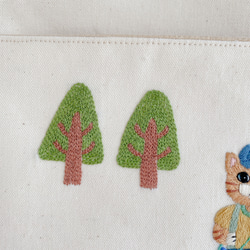刺繍　2wayポーチ&サコッシュ＊ハイキングねこちゃん三角木の下（無料ラッピング） 10枚目の画像